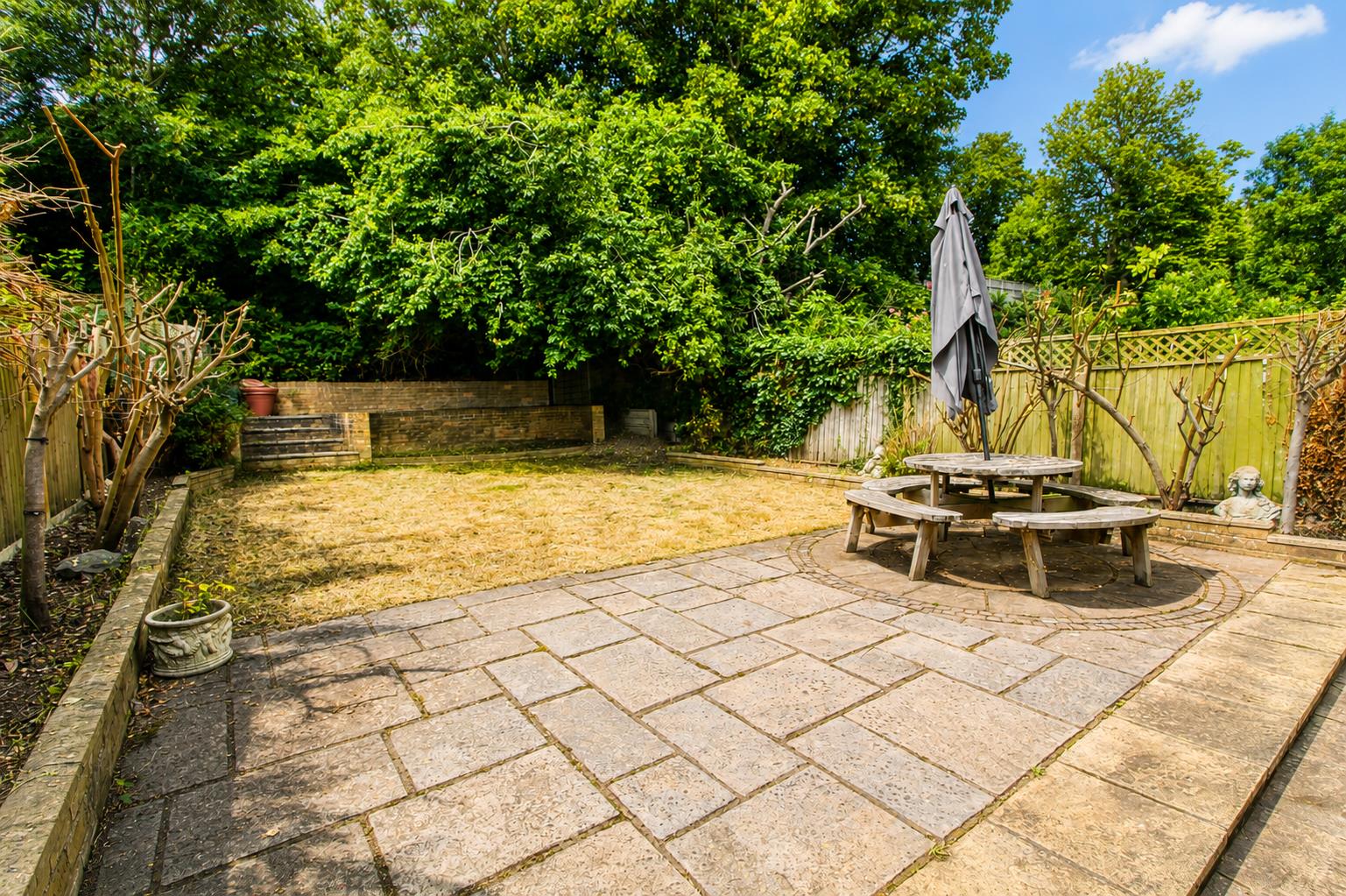 Hindhead Way, Wallington